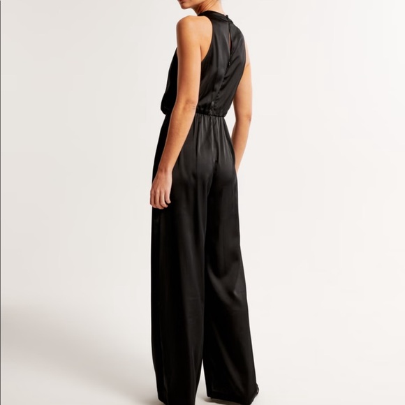Black Abercrombie jumpsuit - Picture 5 of 5